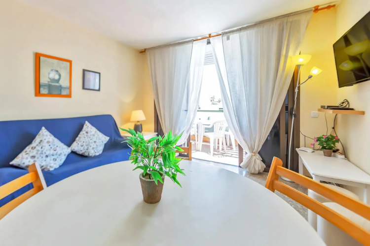 Two bedroom near Playa de Las Americas, Wifi, pool
