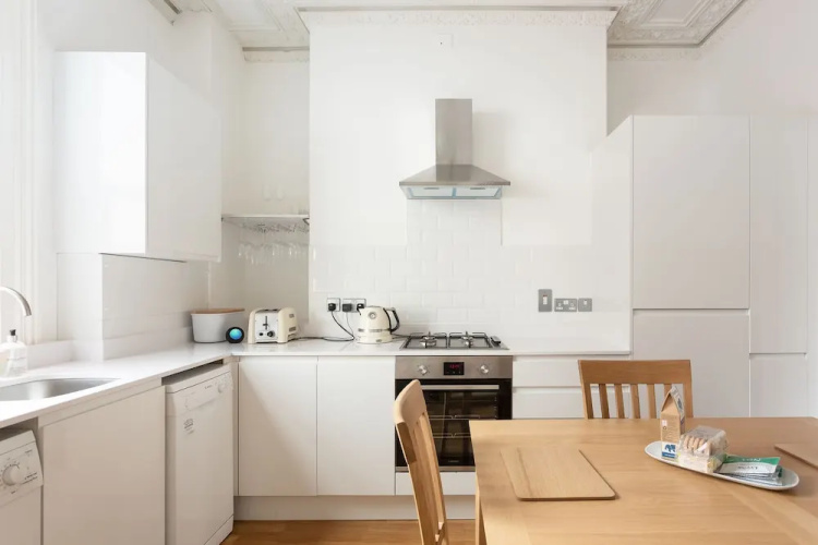 Bright Central Apartment