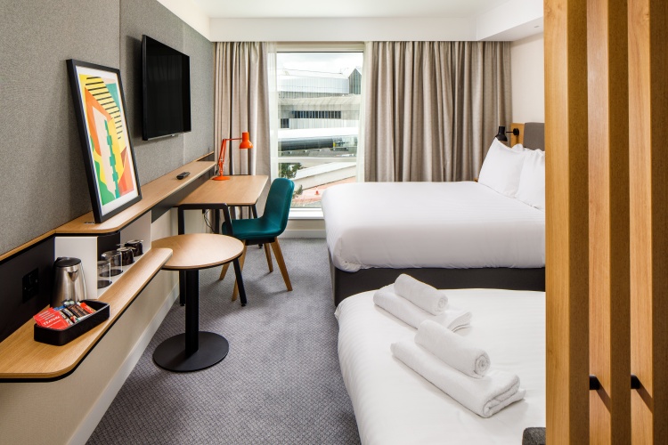 Holiday Inn Manchester Airport photo 7