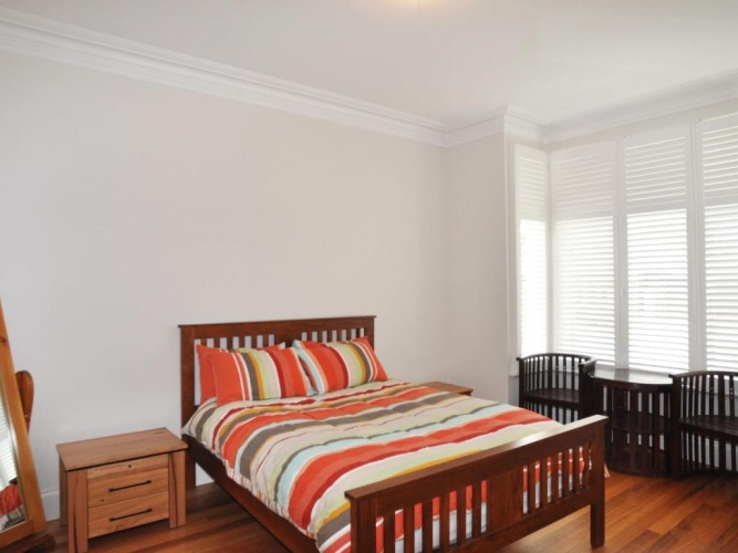 4 Bedrooms Cottage