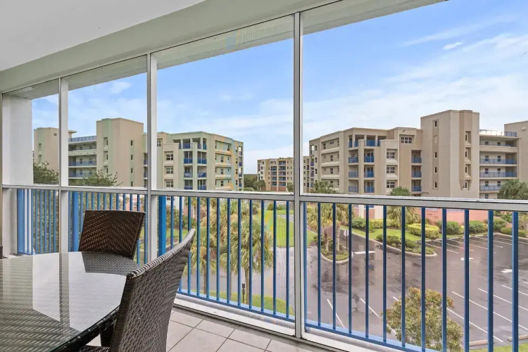 Oceanwalk 1-403
