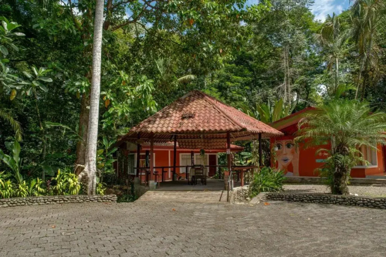 Sun Sun Lodge