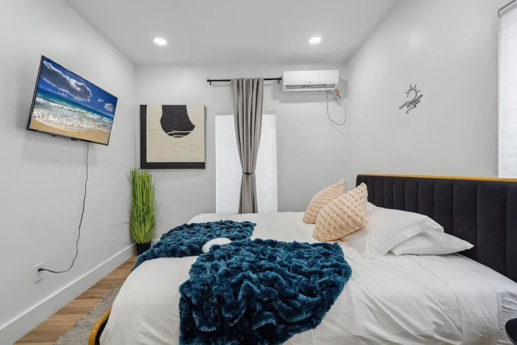 Casa Roselle 2 in Hollywood