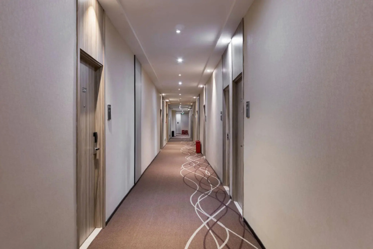 Super 8 Hotel