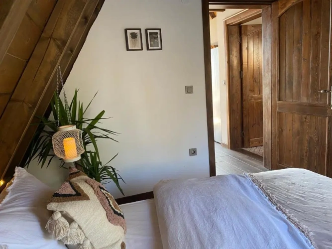 2 Bedrooms Chalet