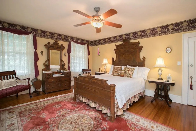 Magnolia Inn Bed & Breakfast
