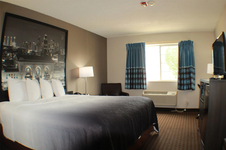 Super 8 by Wyndham Gardner