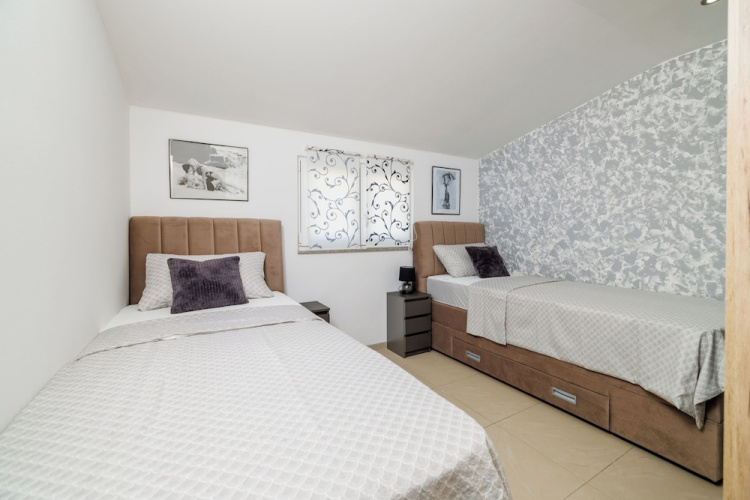 Apartments Pera