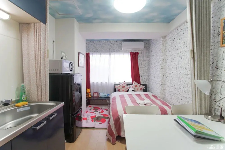 Sunny and Comfortable Apartment 73