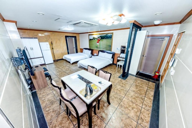 2 Bedrooms Deluxe room