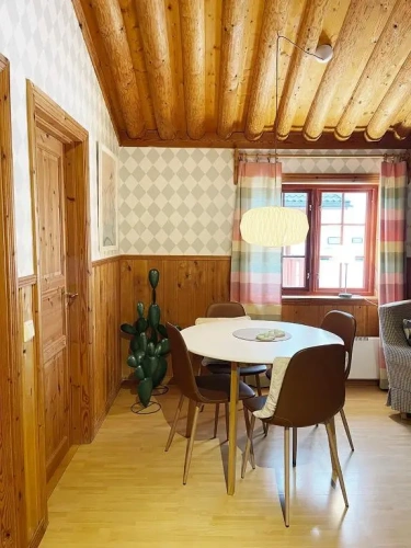 2 Bedrooms Cottage with garden view
