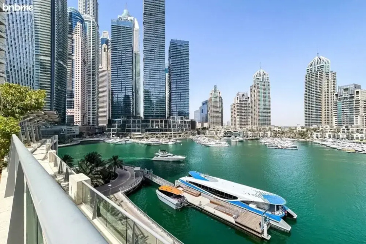 Scintillating Marina View From 1BR Apt