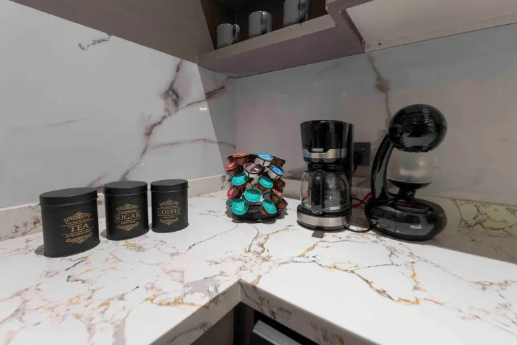 Stylish & Relaxing Flat in Alwadi Vll