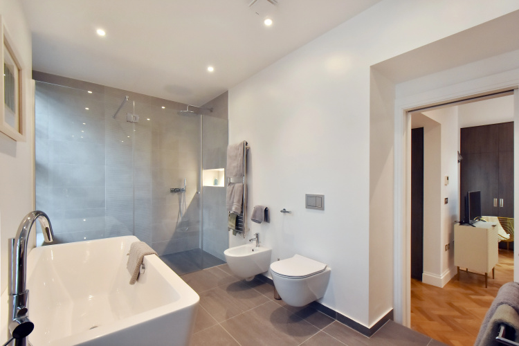 Huge Mayfair 3 Bed 3.5 Bath £10 million Air Con