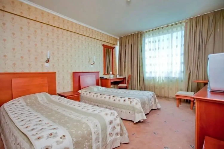 Standard Double room with city view