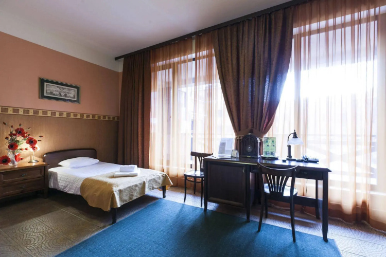 Fort Hotel