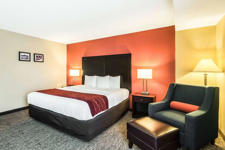 Spark by Hilton Des Plaines Chicago O'Hare