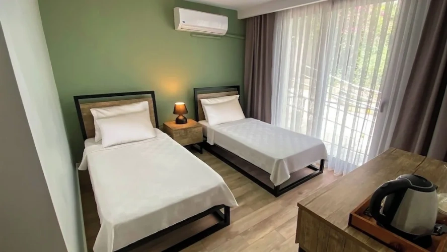 Economy Twin Basement room with balcony