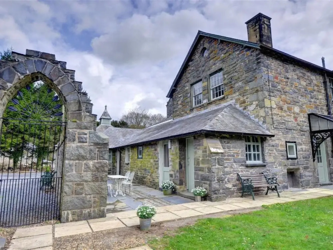 Great Accommodation for Couples