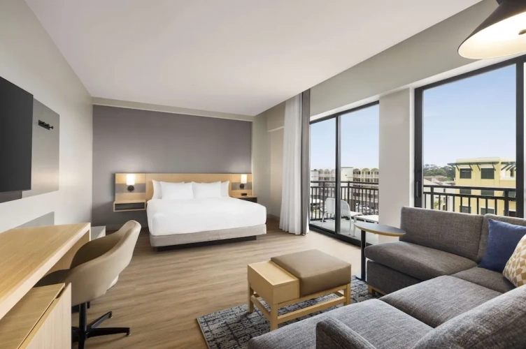 Double room with city view