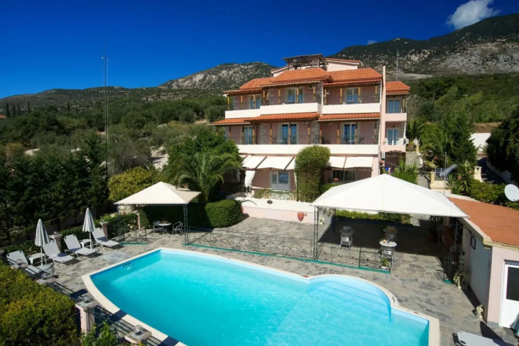 Nostos Studios & Apartments