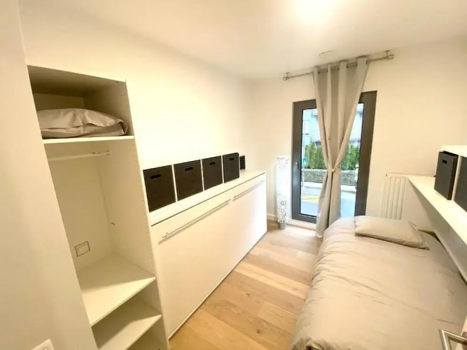 2 Bedrooms Flat in Center with Parking