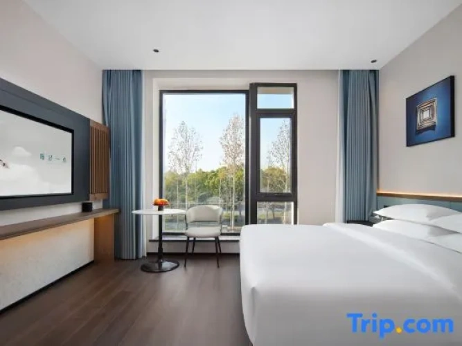 Suite with garden view