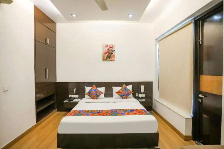 FabHotel Rivlet Residency