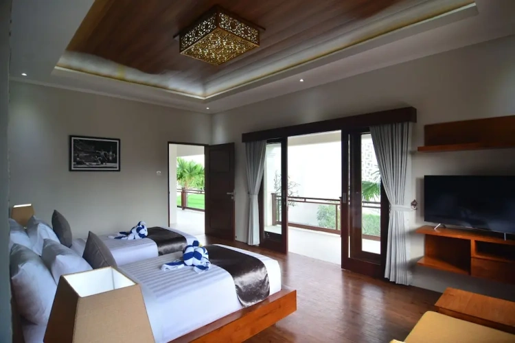 2 Bedrooms Villa
