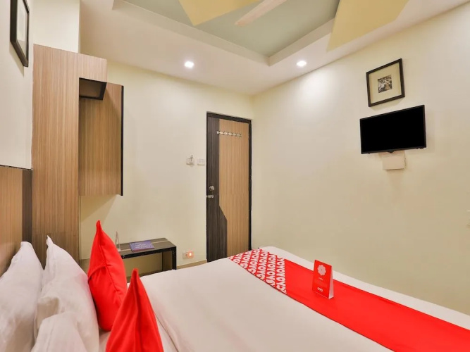 OYO 13398 Hotel Relish
