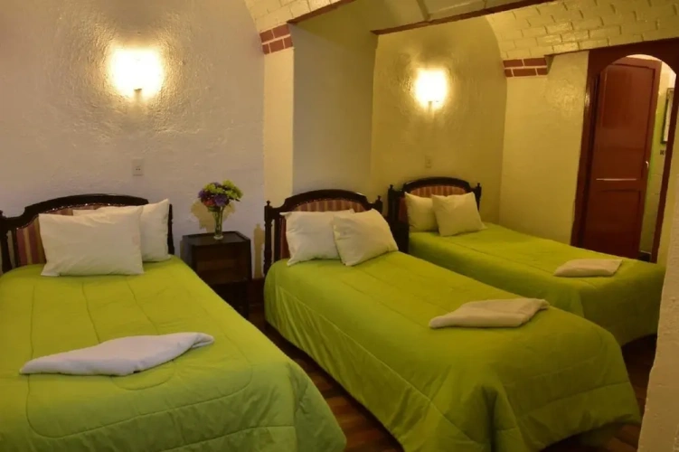 Standard Triple room