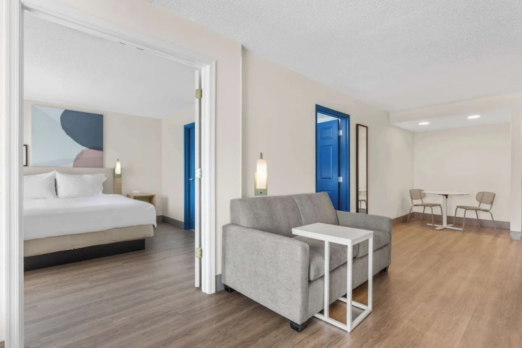 1 Bedroom Suite