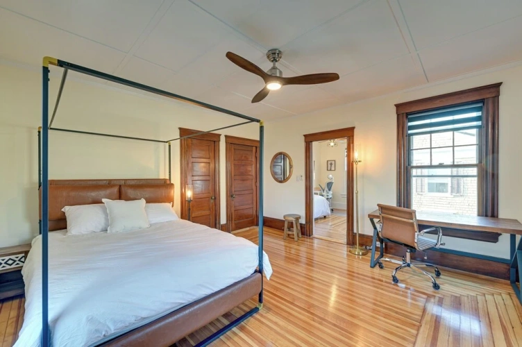 5 Bedrooms Cottage