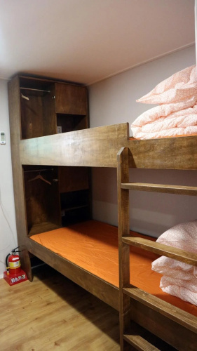 Zzzip Guest House - Hostel