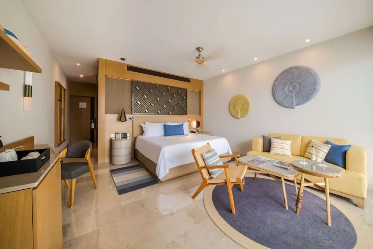 Double Swim-Out Junior Suite with garden view