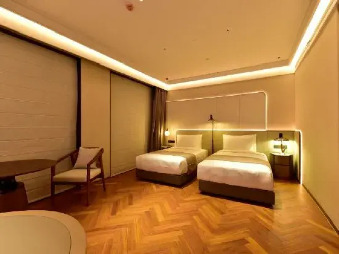 Qiqihar Lakeside Hotel