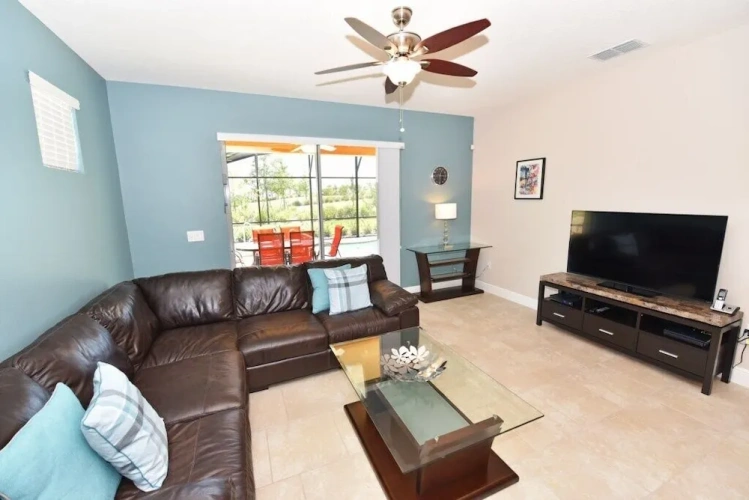 5 Bedrooms Cottage