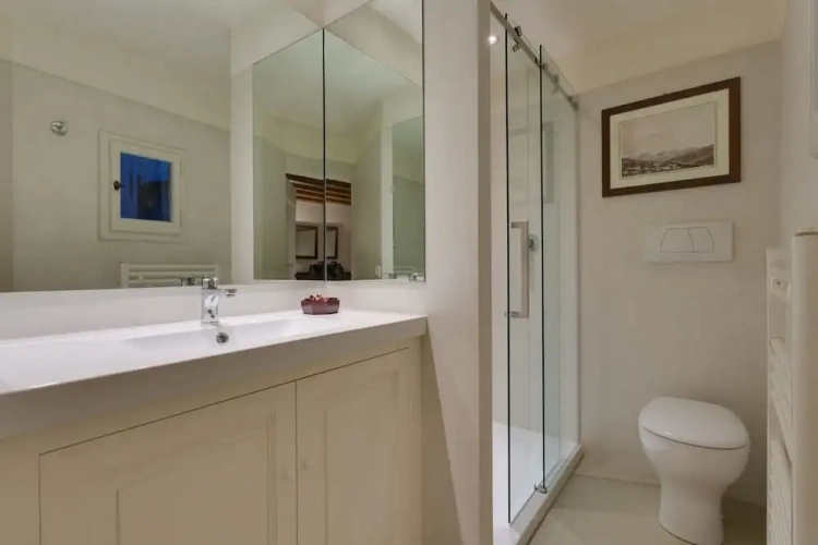 3 Bedrooms Apartment