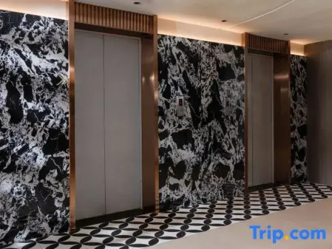 Sanhe Hotel