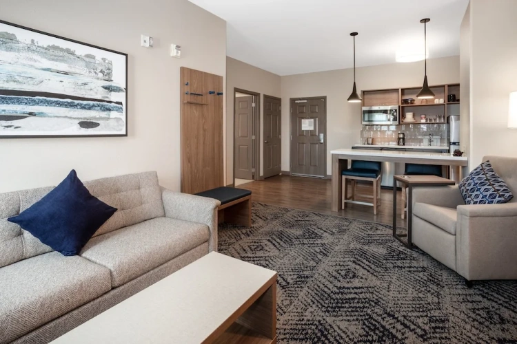 1 Bedroom Suite