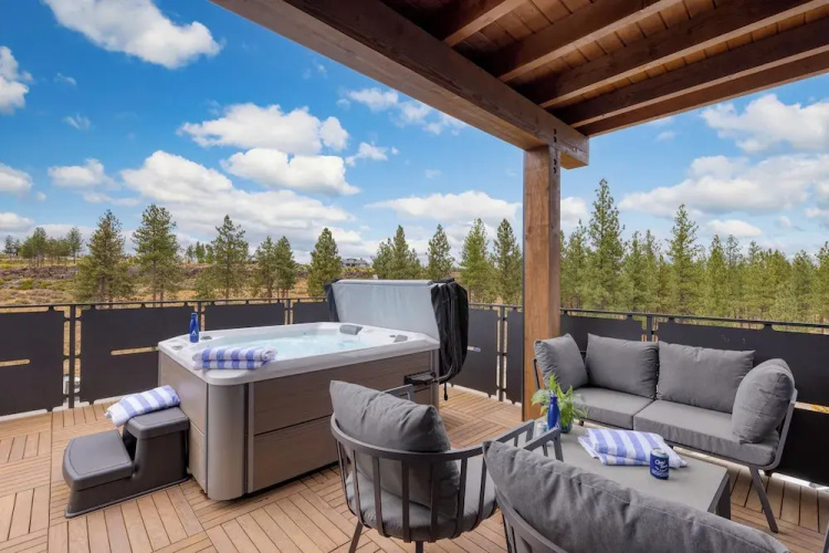 The Aerie Suites by AvantStay – Modern Comfort with Mountain Views