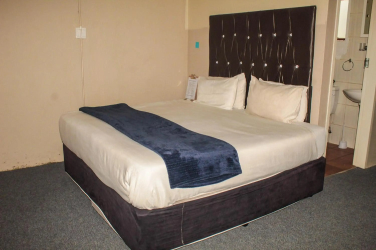 Ingwenya Guesthouse
