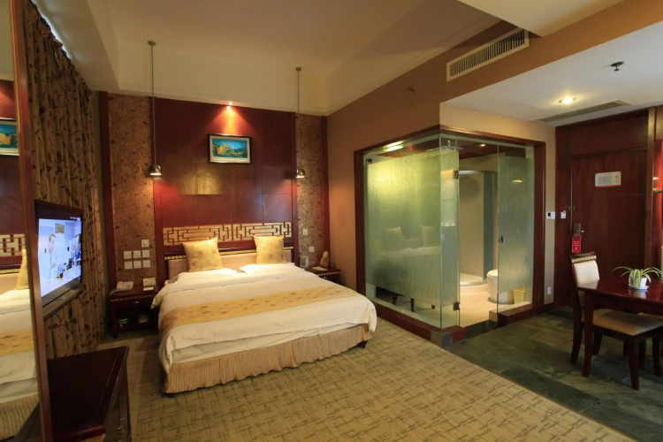 Golden Spring Hotel