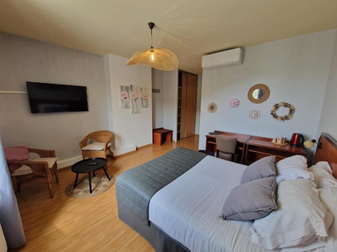 Standard Triple room with balcony and with view