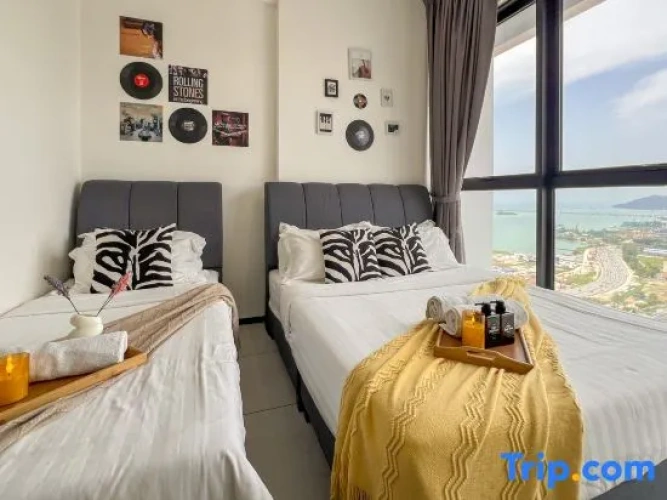 2 Bedrooms Standard Family room