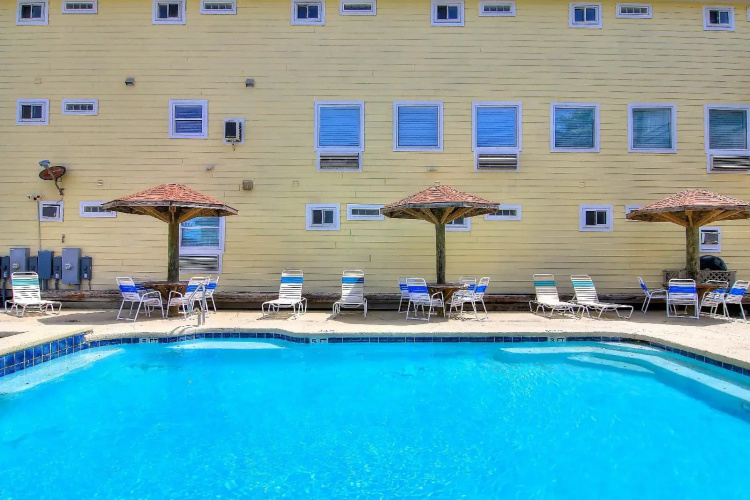Beachgate CondoSuites and Oceanfront Resort
