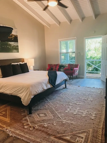 Deluxe Studio