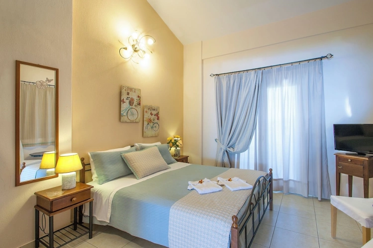 Deluxe Triple room with balcony