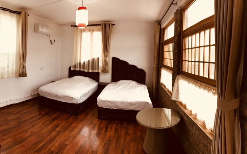 Manhong's Private Courtyard
