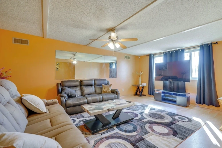 4 Bedrooms Cottage